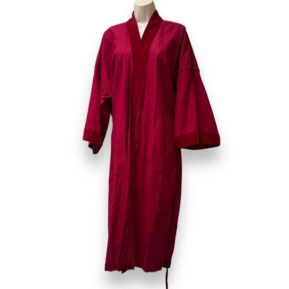 Dramatic Red 1970s Maroon Velveteen Vintage Robe Vintage Cotton Velvet Jacket - Picture 6 of 16